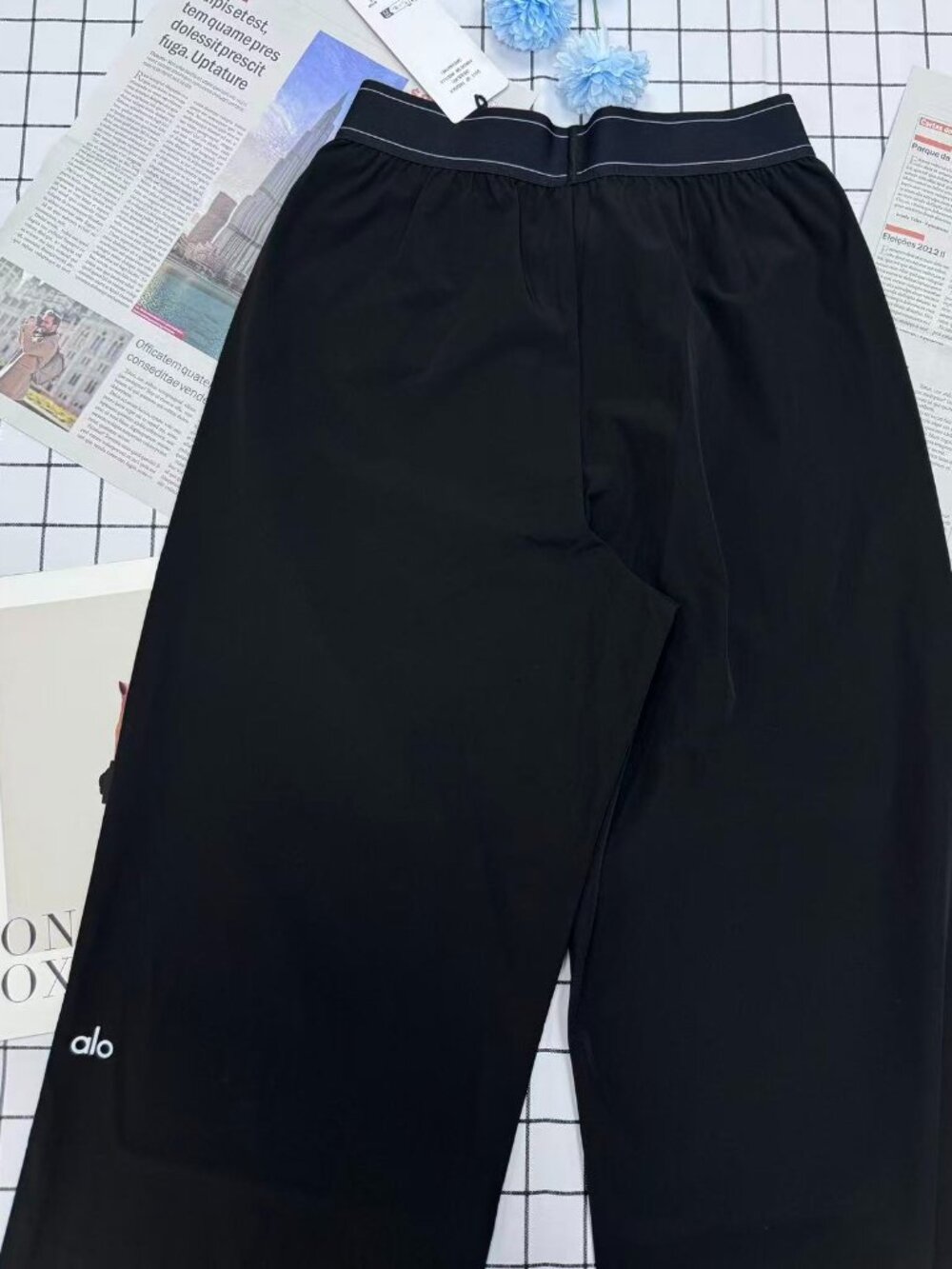 😊Women's Black ALO Yoga High Waist Straight Leg Suit Up Pants 🖤 NWT (30-inch) - Picture 3 of 9